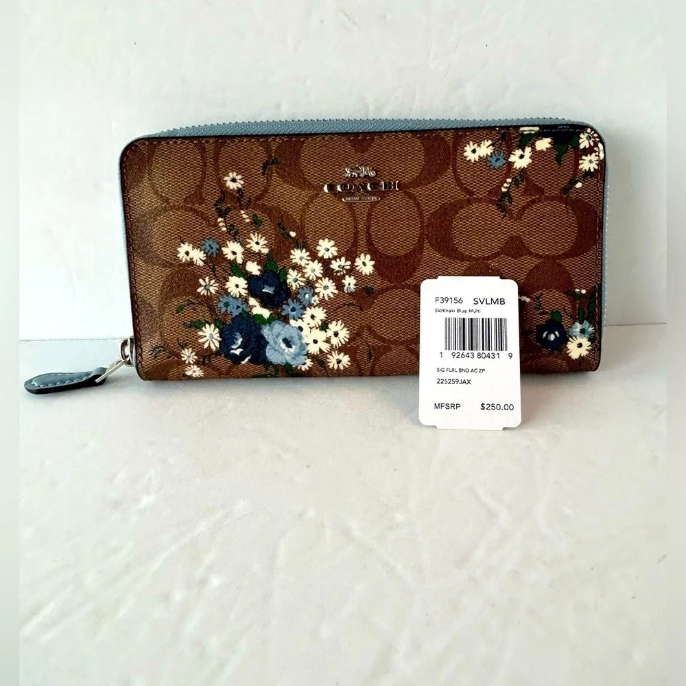 Coach NWT Ava Wallet With Blue And White Flowers On Signature Print Background